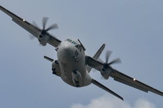 Un aereo in arrivo alla Royal Air Force di Fairford