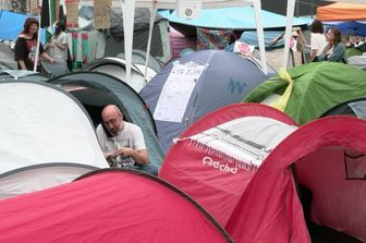 Accampamento per l'emergenza casa a Madrid