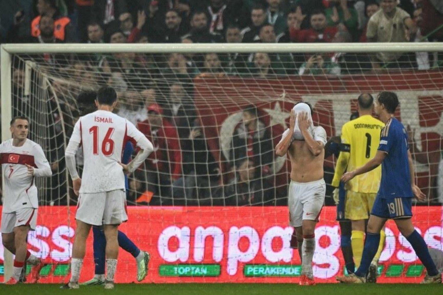 Il centrocampista della nazionale turca Arda Guler durante il match contro l'Italia del 28 settembre 2026