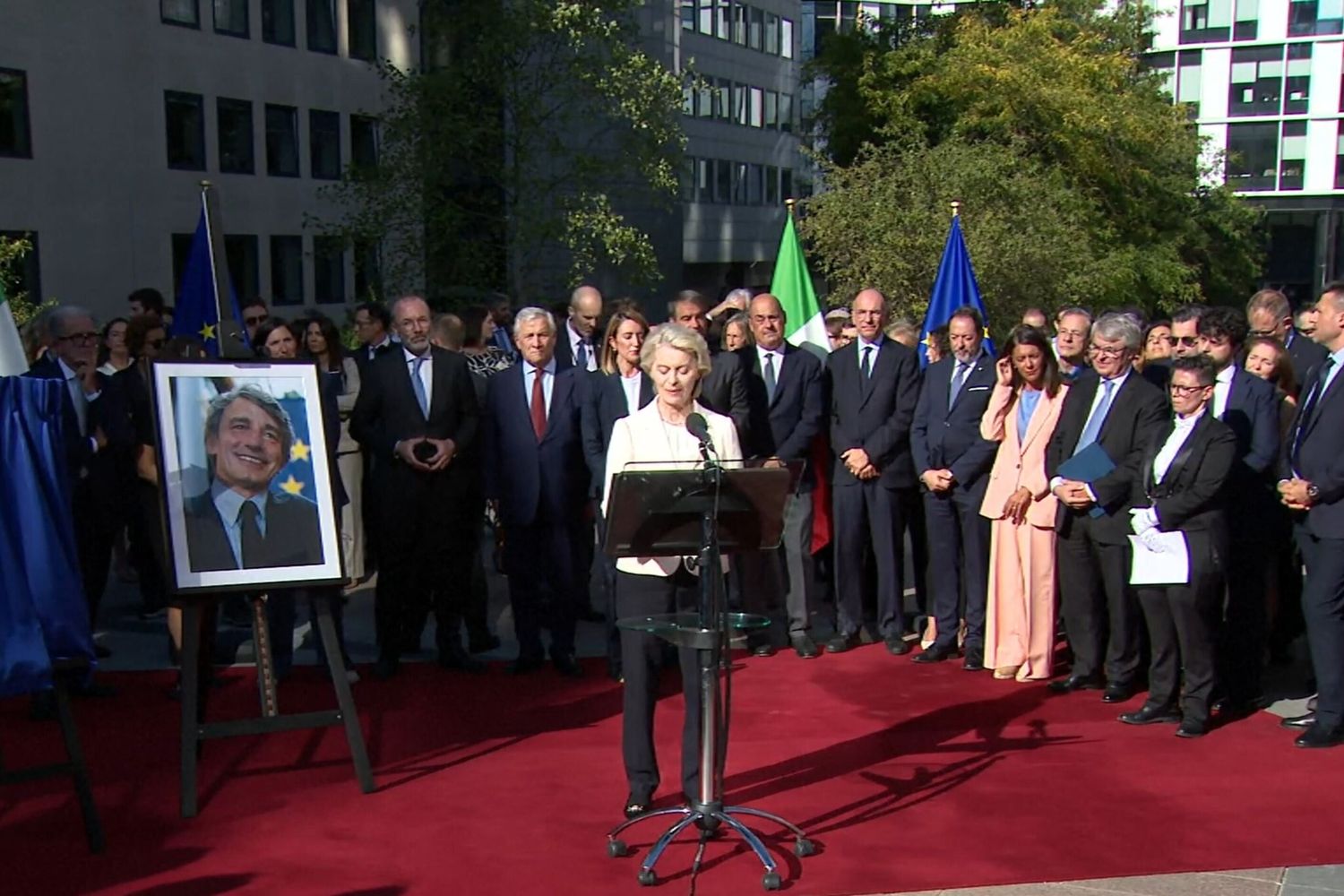 La presidente della Commissione europea, Ursula von der Leyen, durante la cerimonia per intitolare un edificio a David Sassoli