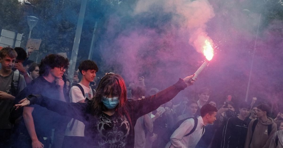 Anteprima: Dilaga la protesta studentesca in Francia. Preside cosparso di benzina a Marsiglia