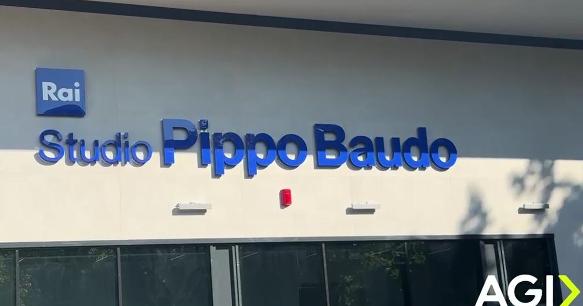 Tributo al re della TV: svelata la targa dei nuovi studi Rai per Pippo ...