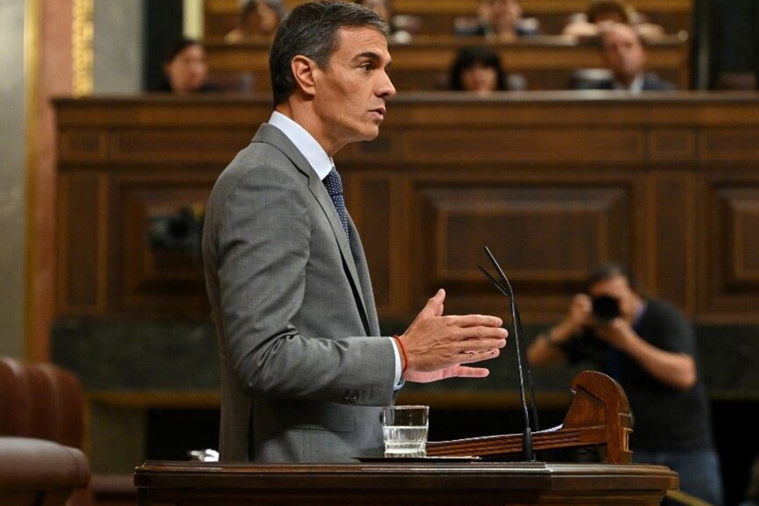 Pedro Sanchez interviene in Parlamento il 2 ottobre 2026