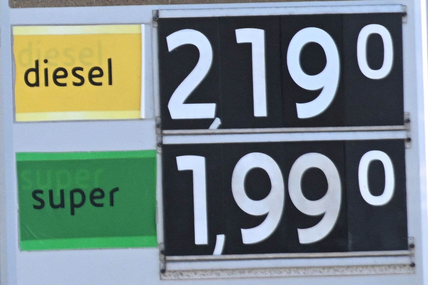 Carburanti, Urso: "Price cap in 10mila distributori, un successo italiano che stupisce l'Europa"