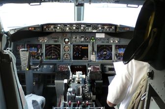 Cabina di pilotaggio di un aereo
