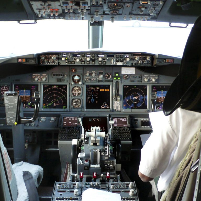 Cabina di pilotaggio di un aereo