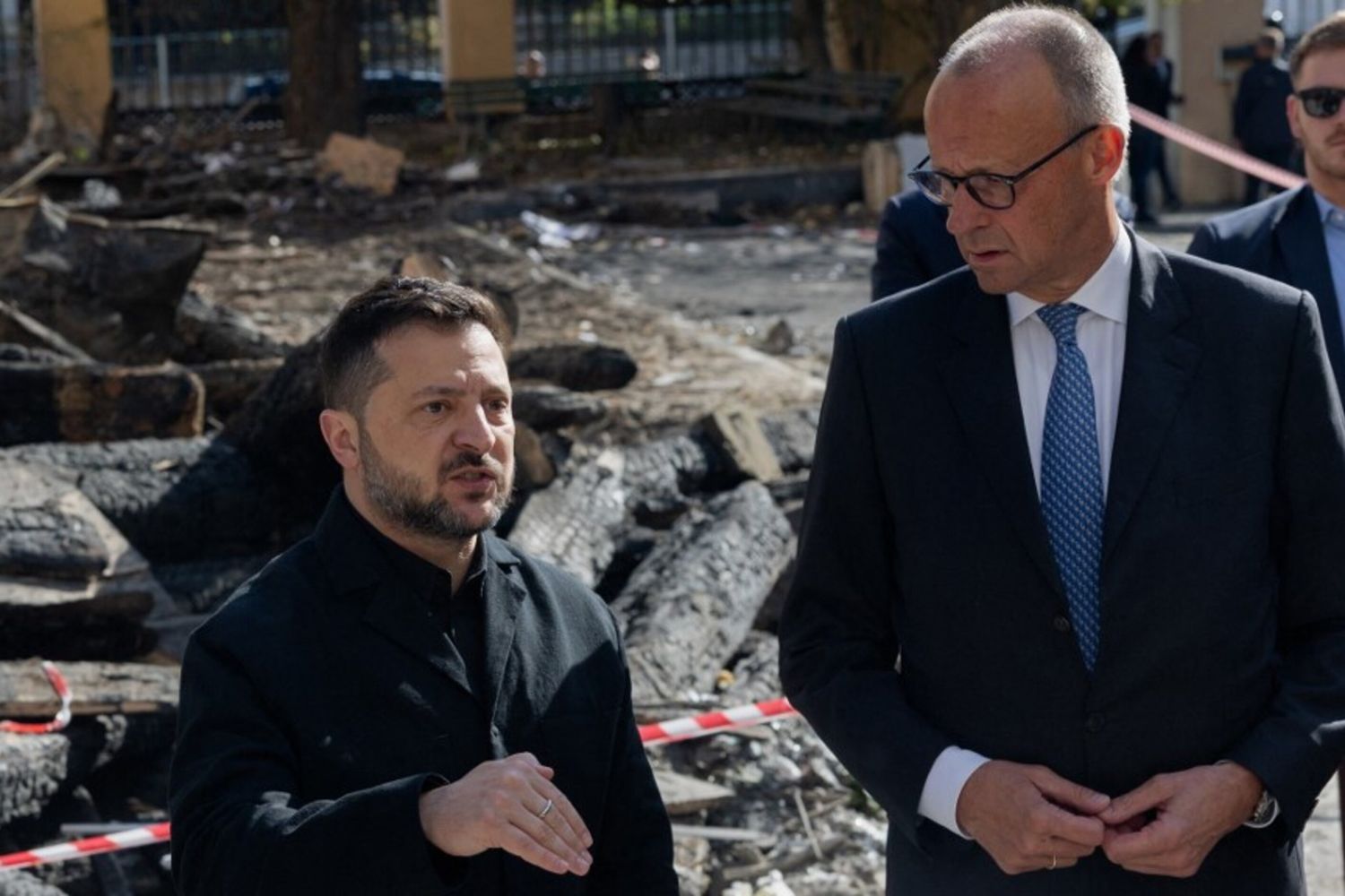 Merz a Kiev con Zelensky domenica 4 ottobre (Afp)