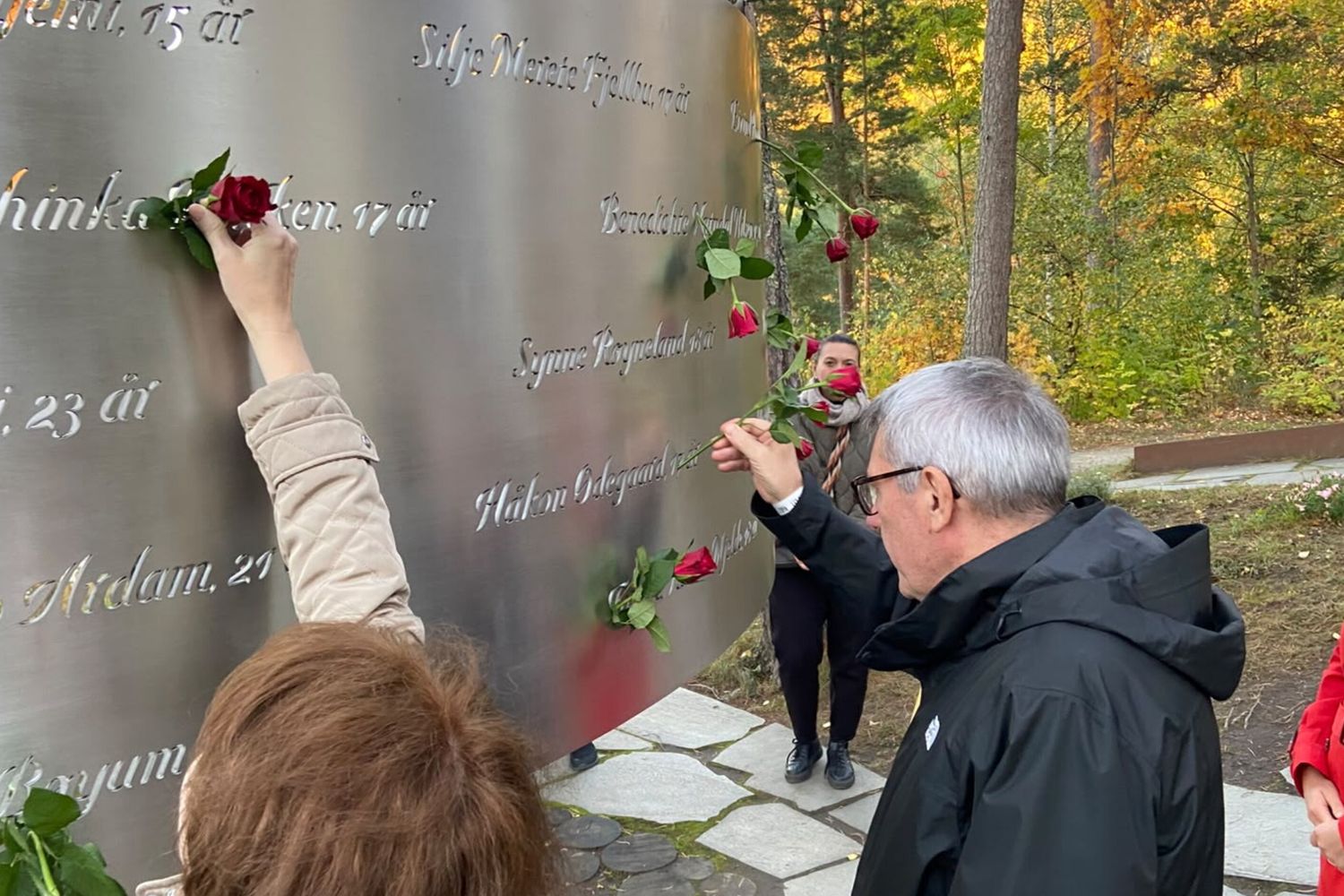 Landini a Utøya, in Norvegia,  commemora le vittime della strage del 2011