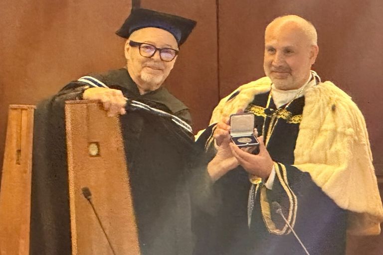 Vasco Rossi dottore honoris causa a Salerno