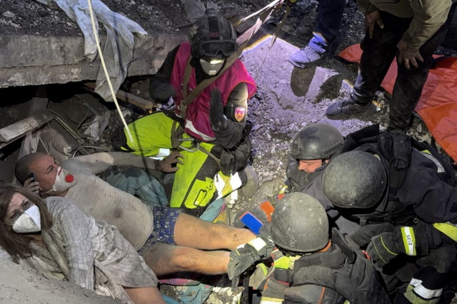 Zaporizhzhia sotto attacco: un raid russo uccide 11 persone, tra loro anche tre bambini