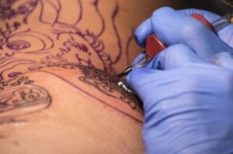 Tatuaggio, tatuatore (Pixabay)