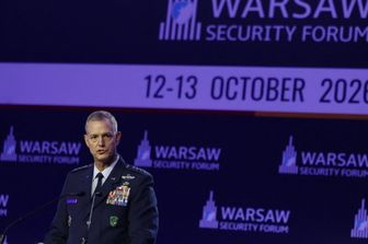 Il Comandante Supremo della Nato in Europa, Alexus Grynkewich al forum sulla sicurezza di Varsavia il 12 ottobre 2026