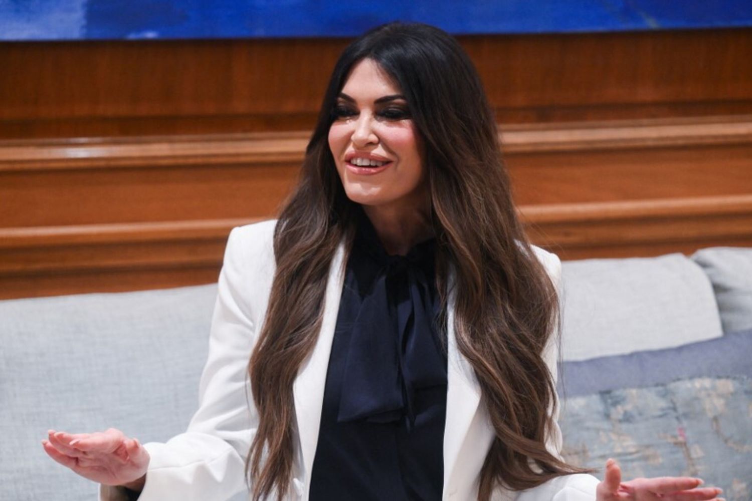 Kimberly Guilfoyle non è più ambasciatrice Usa in Grecia.