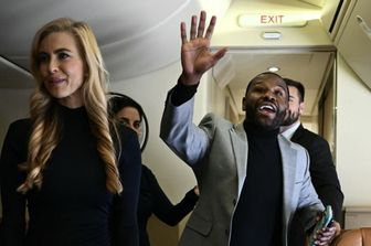 Floyd Mayweather e la portavoce della Casa Bianca Katie Zacharia