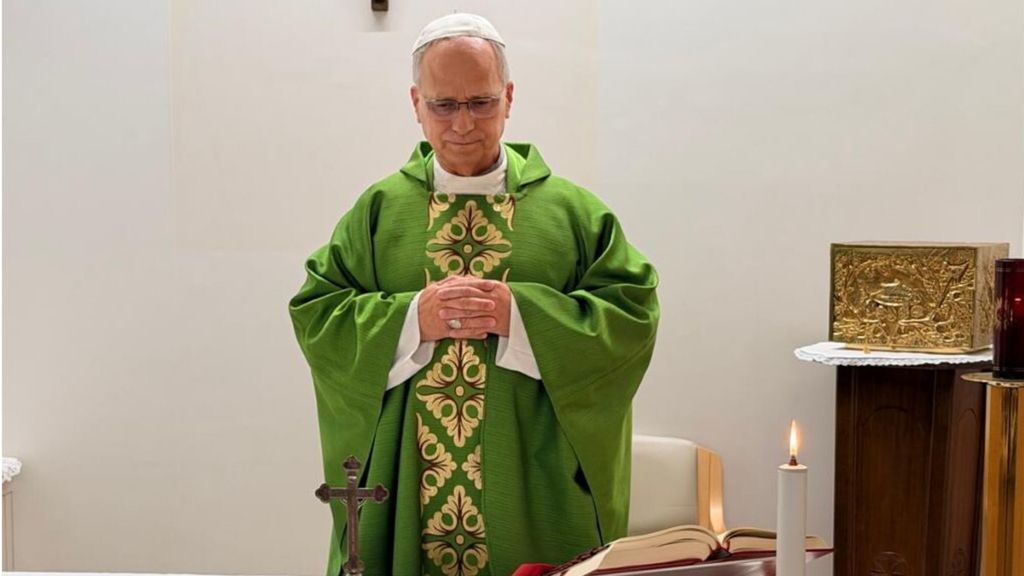 Le prime immagini del Papa dopo il ricovero al Gemelli