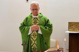 Le prime immagini del Papa dopo il ricovero al Gemelli