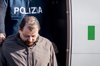 Cesare Battisti denuncia il sovraffollamento nel carcere di Massa: "Situazione al collasso"