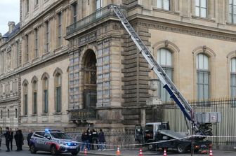 Un anno fa il colpo al Louvre. Dei gioielli trafugati nessuna traccia