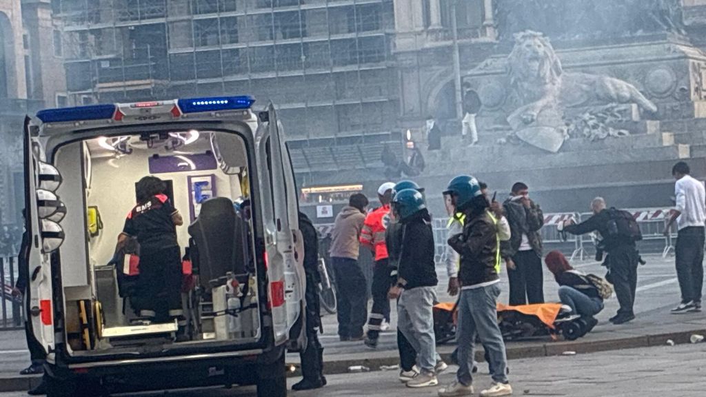 Manifestante ferita a Milano