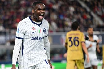 L'inter vince a Bologna 3-1 in rimonta. Nerazzurri da soli in vetta in attesa della Lazio