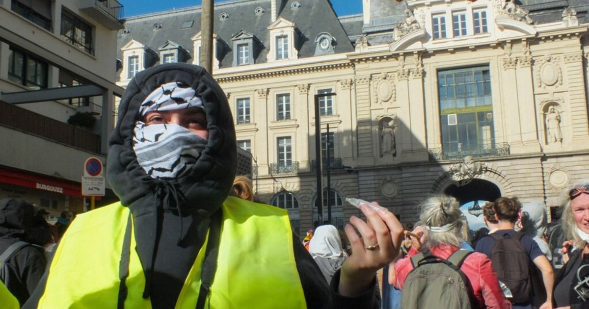 L'annuncio dei gilet gialli: 'Sabato prossimo di nuovo in piazza'