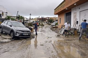 Tre morti in Spagna per la tempesta Adam. Valencia e Alicante travolte dalle inondazioni