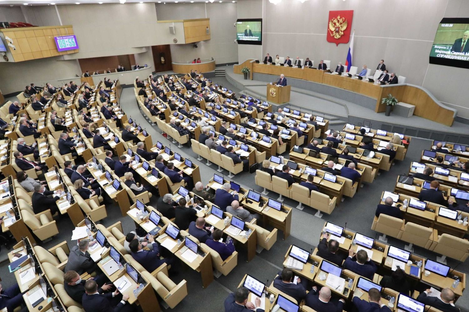 Proposta alla Duma: San Pietroburgo torni Leningrado e Volgograd diventi Stalingrado