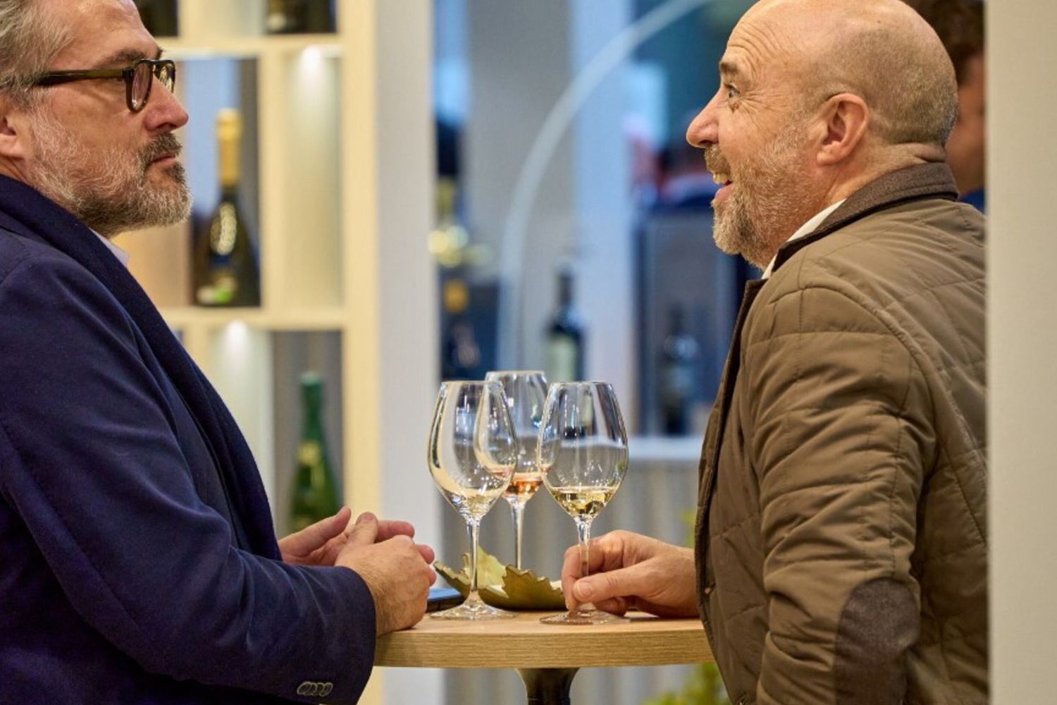 Perchè la fame può aumentare il desiderio di alcol
