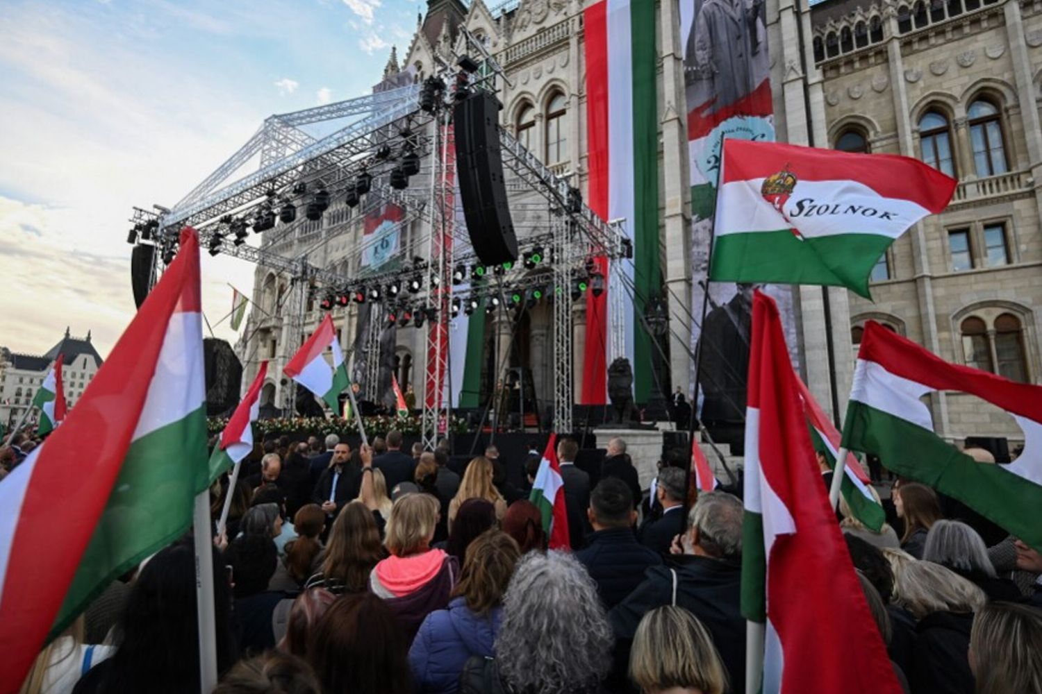 70 anni dalla rivolta antisovietica, l'Ungheria celebra l'anniversario con i vertici dell'Ue
