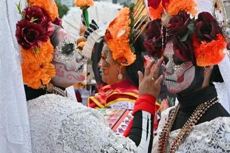 Processione di Catrinas in Messico