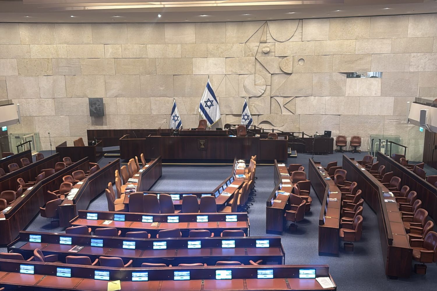 Israele al voto, mai così incerta la sfida Netanyahu-Eisenkot