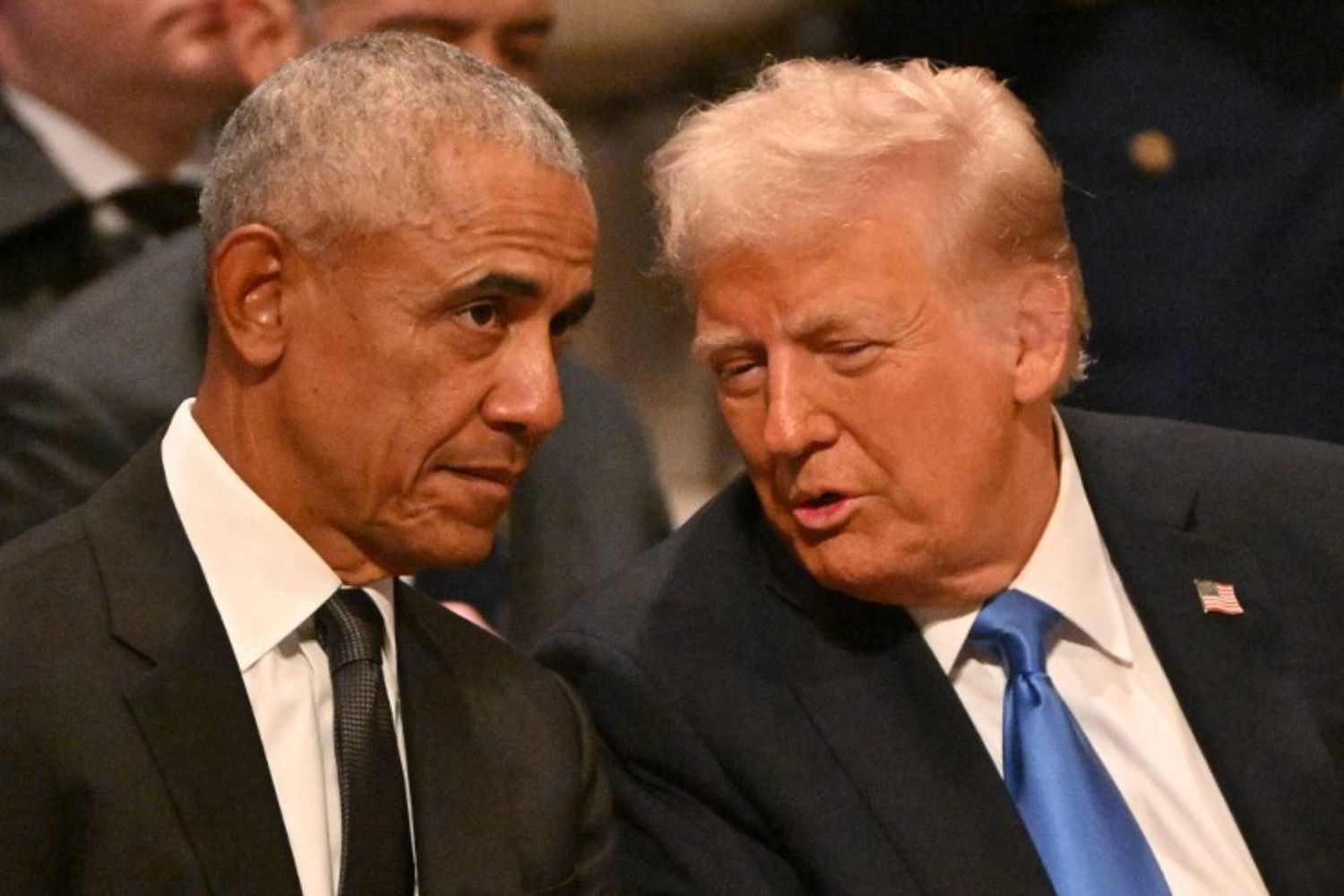 I lavori in corso alla Casa Bianca: Trump replica all'ironia di Obama