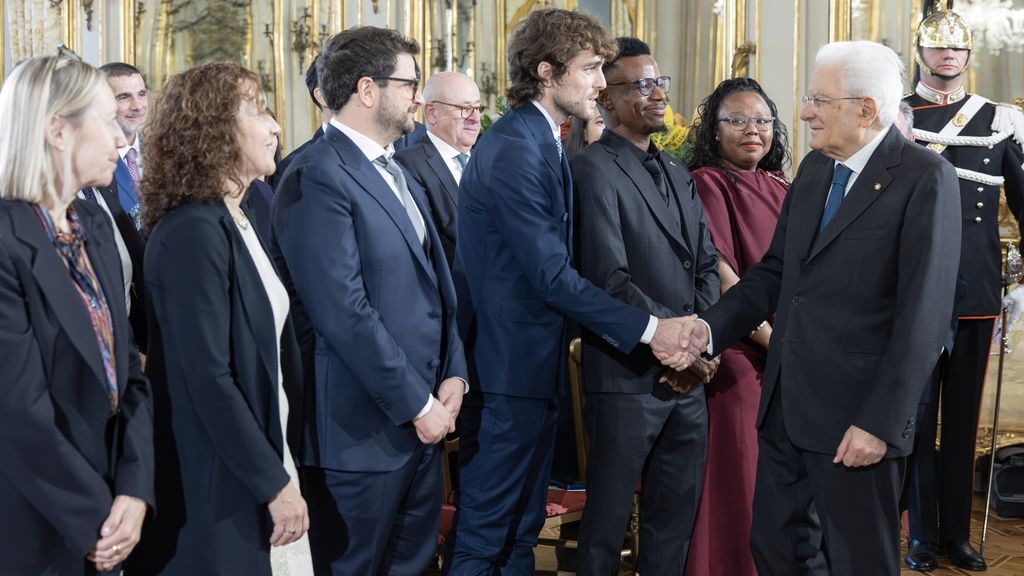 Il presidente Mattarella alla cerimonia di premiazione degli Eni Award