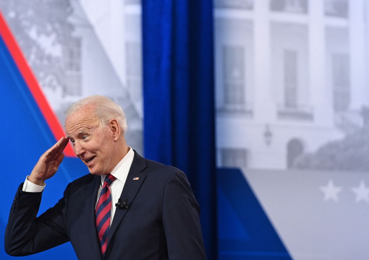 Joe Biden durante il dibattito della CNN a Cincinnati