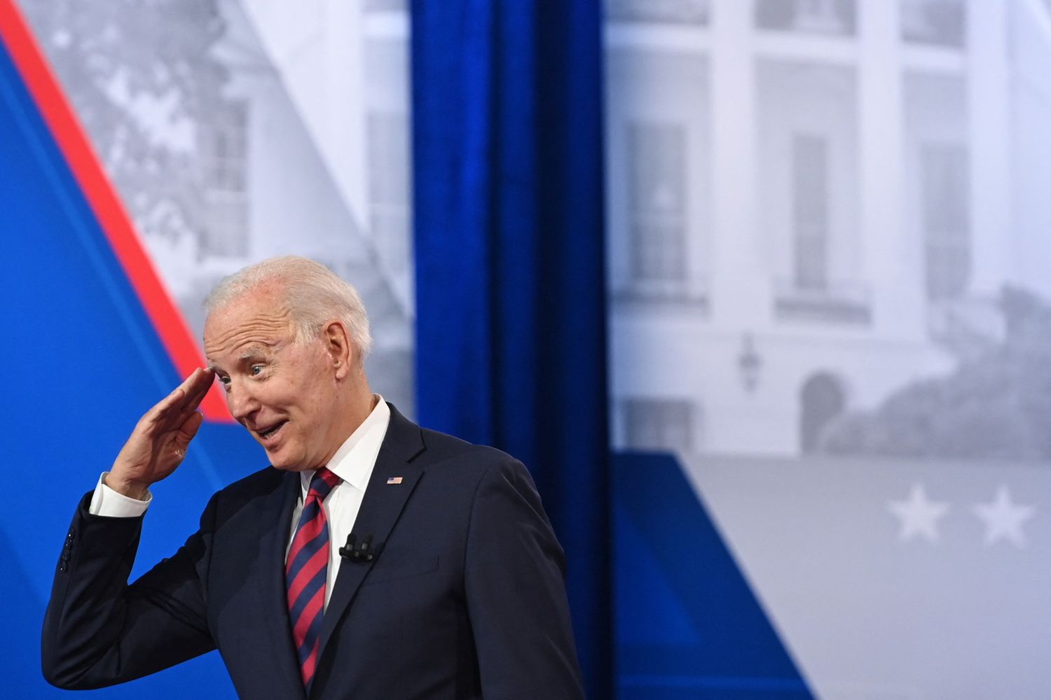Joe Biden durante il dibattito della CNN a Cincinnati