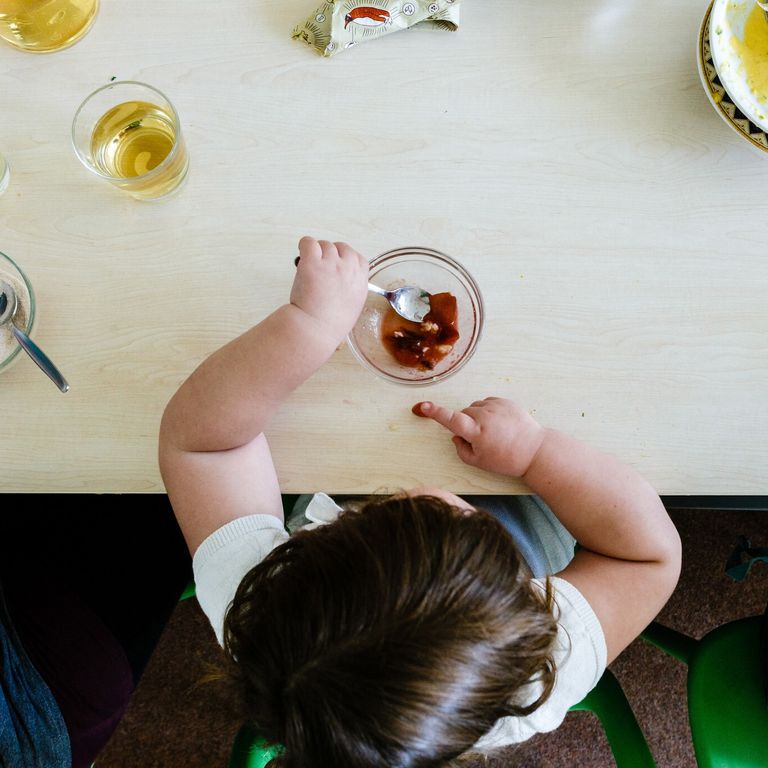 Bambino a tavola