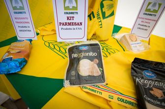 Imitazione Parmigiano reggiano denunciata dalla Coldiretti