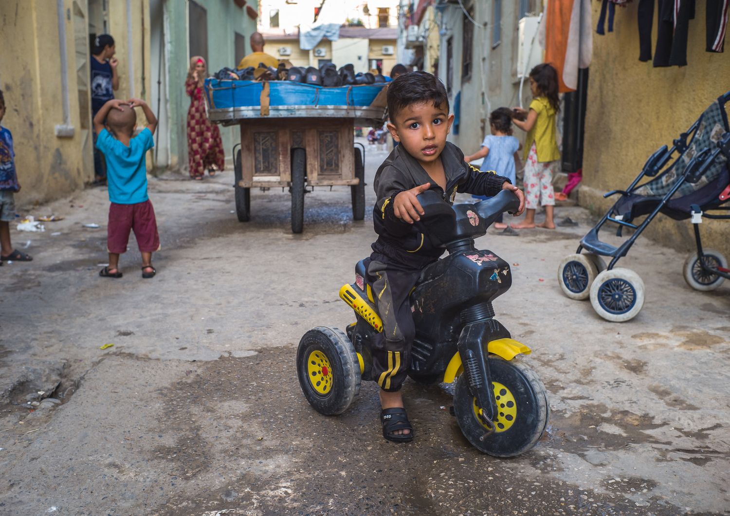 Bambini per le strade di Beirut
