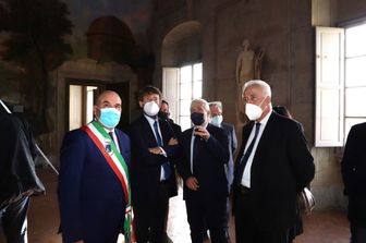 Il ministro della Cultura, Dario Franceschini, nella villa Medicea dell&rsquo;Ambrogiana