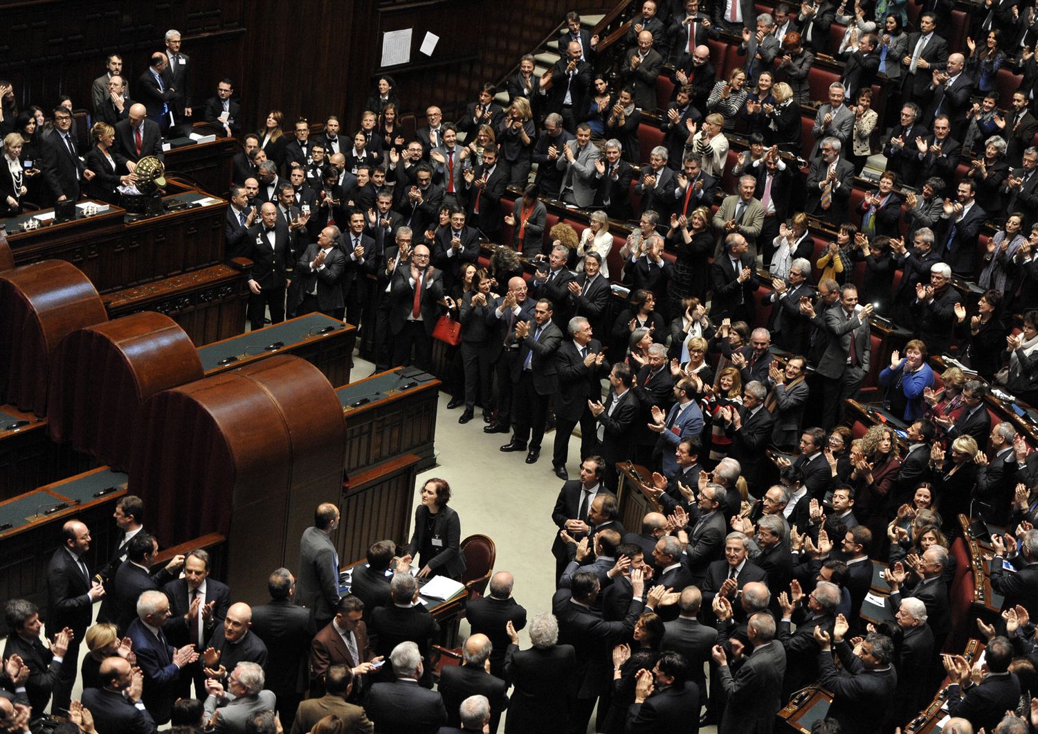 Il momento dell'elezione di Sergio Mattarella nuovo presidente della Repubblica &nbsp;