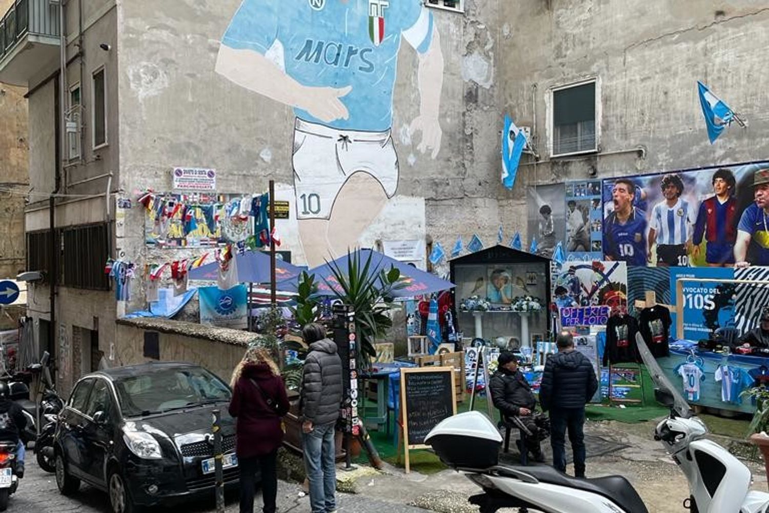 Il murale dedicato a Maradona nei quartieri Spagnoli&nbsp;