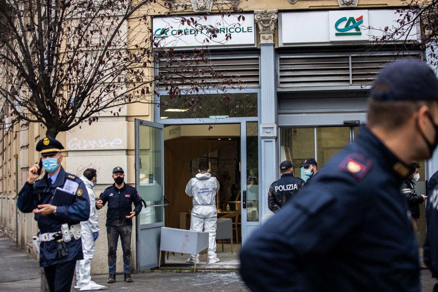 Rapina in una banca di Milano nel 2020