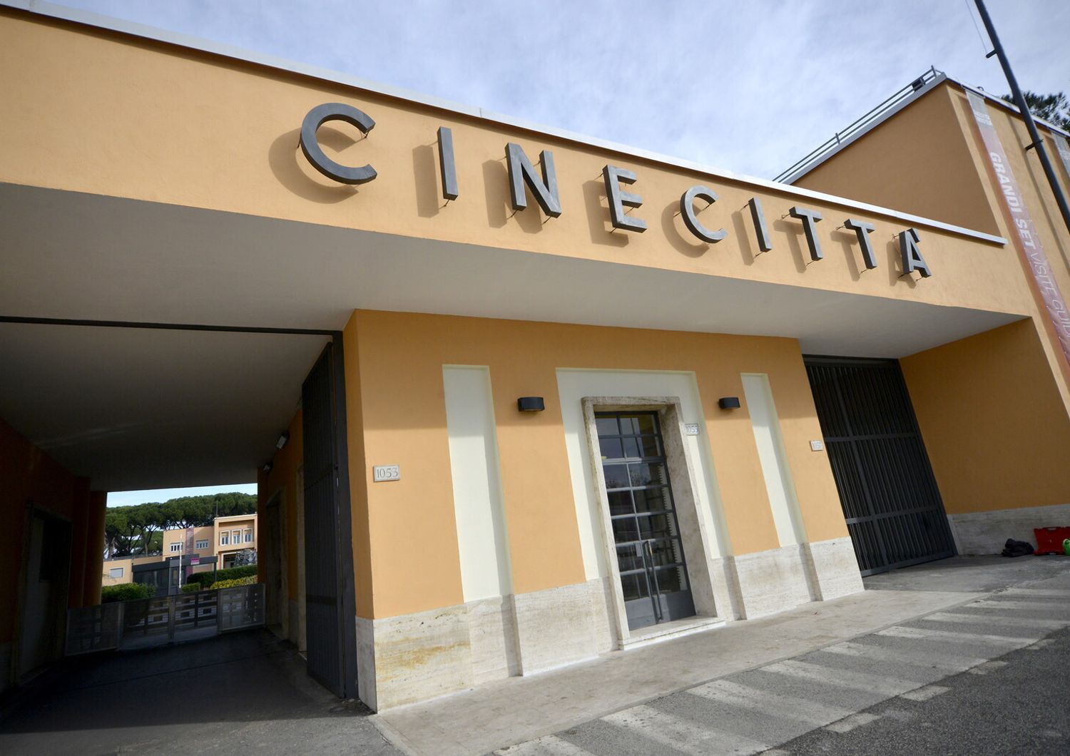 L'entrata di Cinecitt&agrave; di via Tuscolana&nbsp;