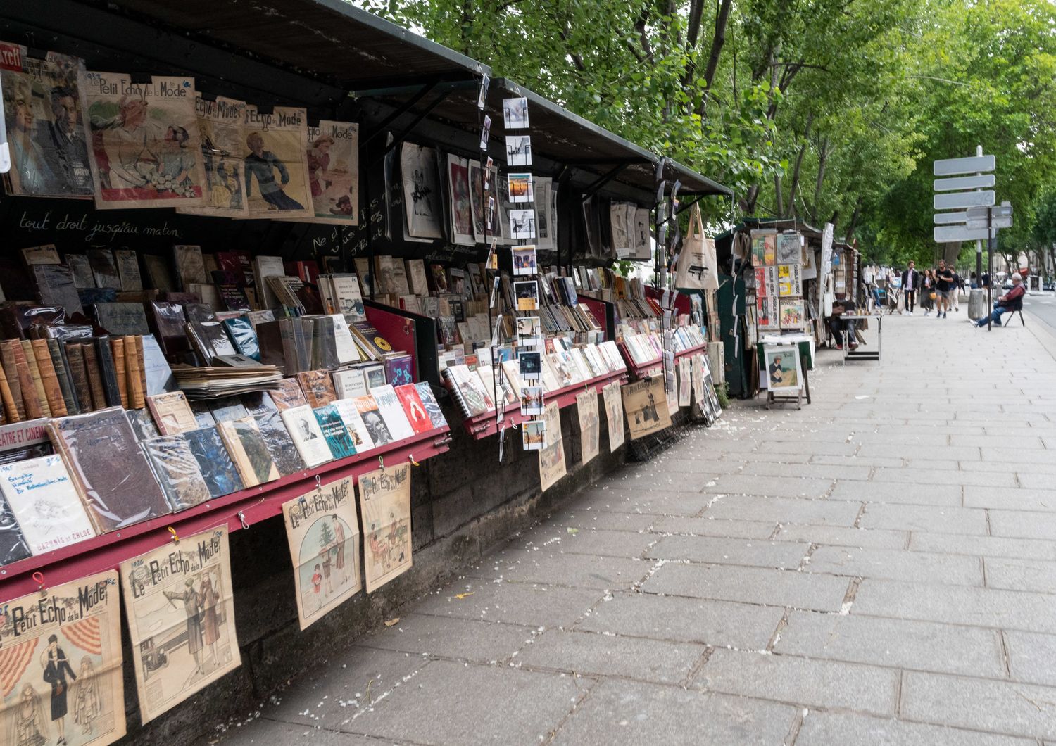 covid&nbsp;bouquinistes Parigi