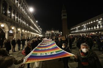 Una manifestazione contro la guerra a Venezia
