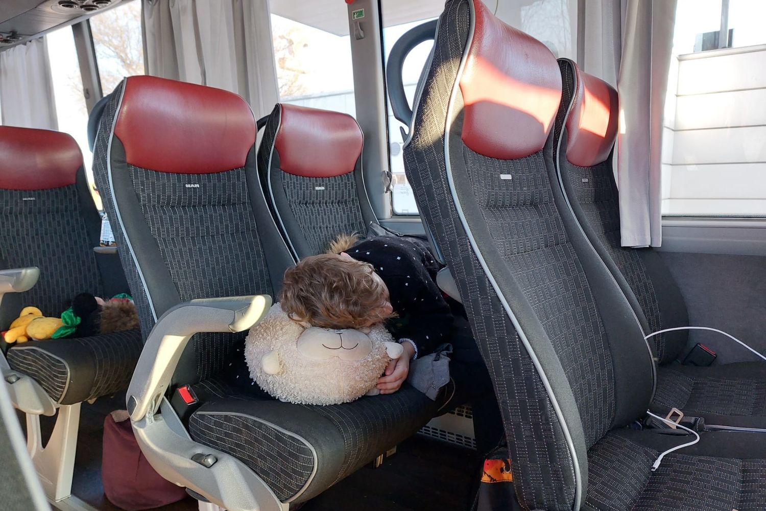 Una piccola profuga dall'Ucraina in viaggio verso l'Italia