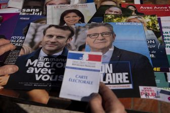 Volantini elettorali per le presidenziali francesi &nbsp;