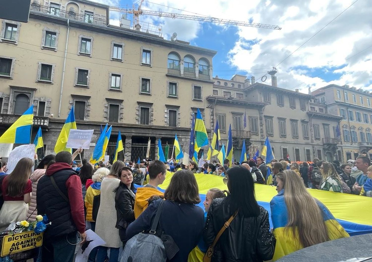 25 aprile resistenza ucraina divide piazza festa liberazione