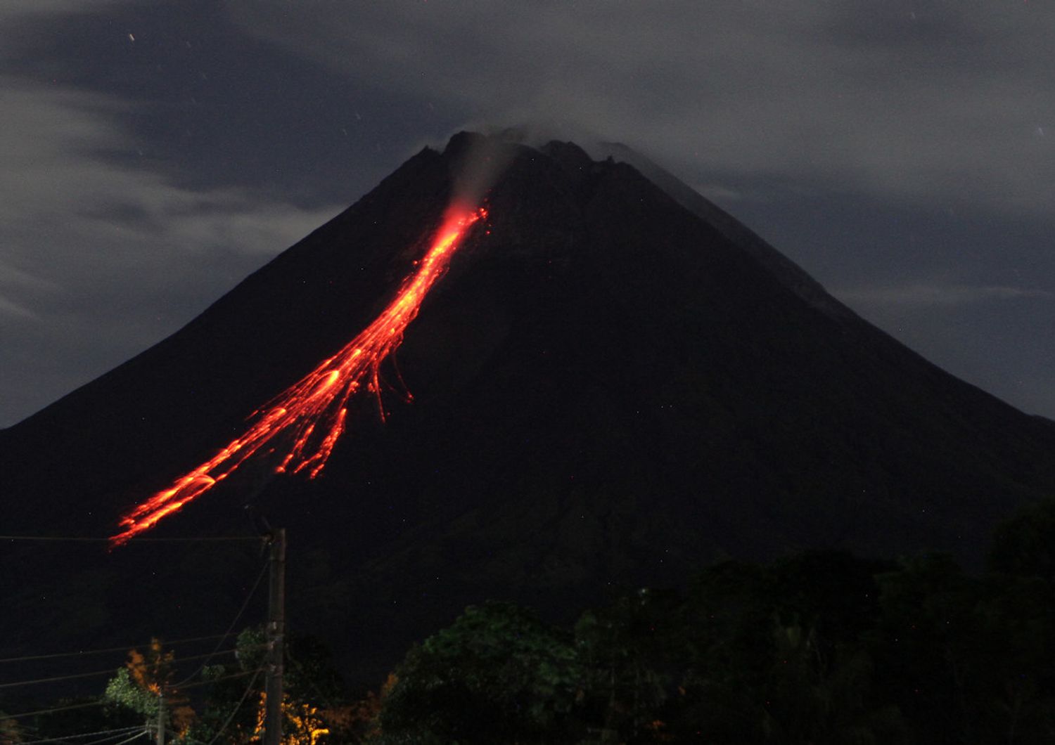 Eruzione vulcano in Indonesia