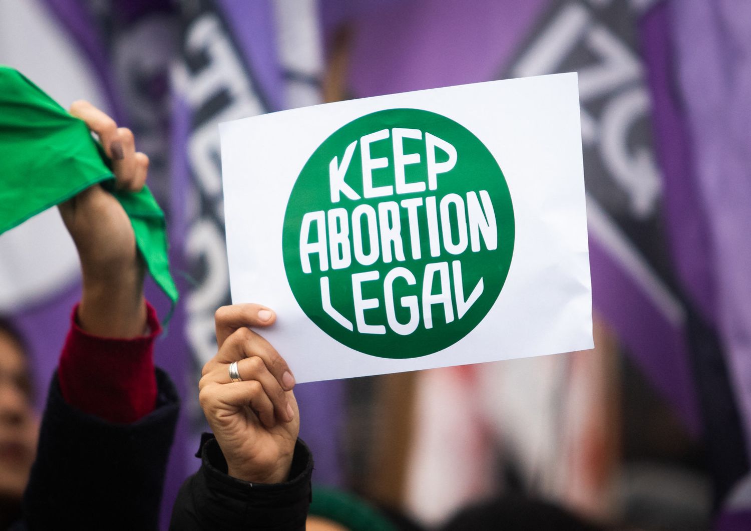 Una manifestazione contro la sentenza della Corte Suprema Usa sull'aborto